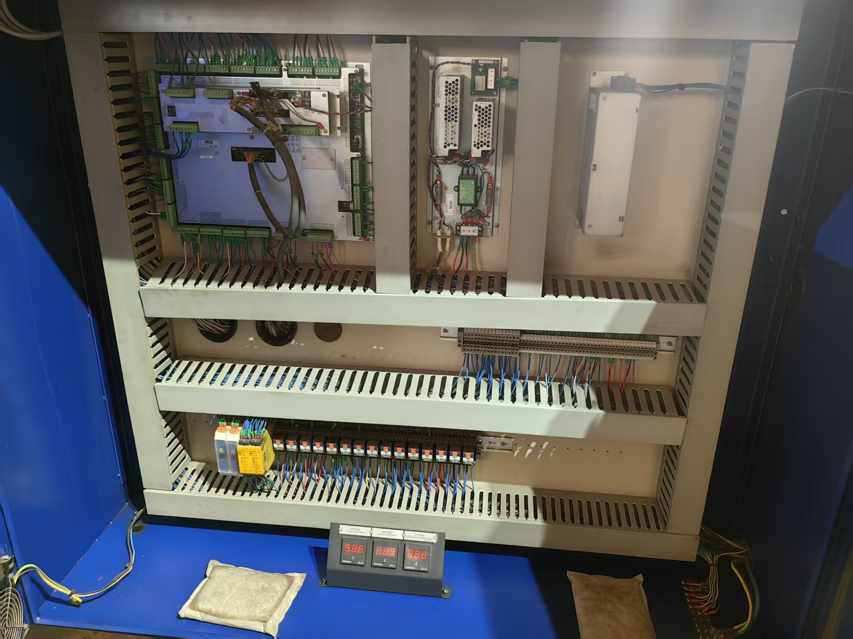 Haitian 1300T used machine photo 5