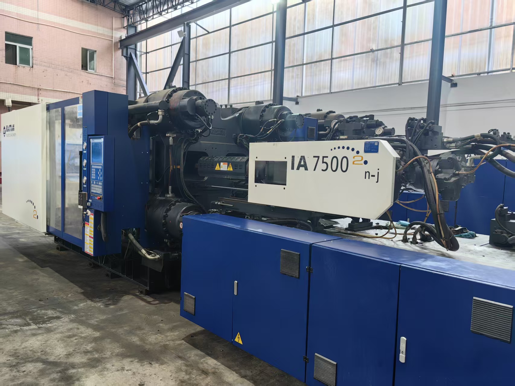 Haitian 750T two-color used machine photo 3
