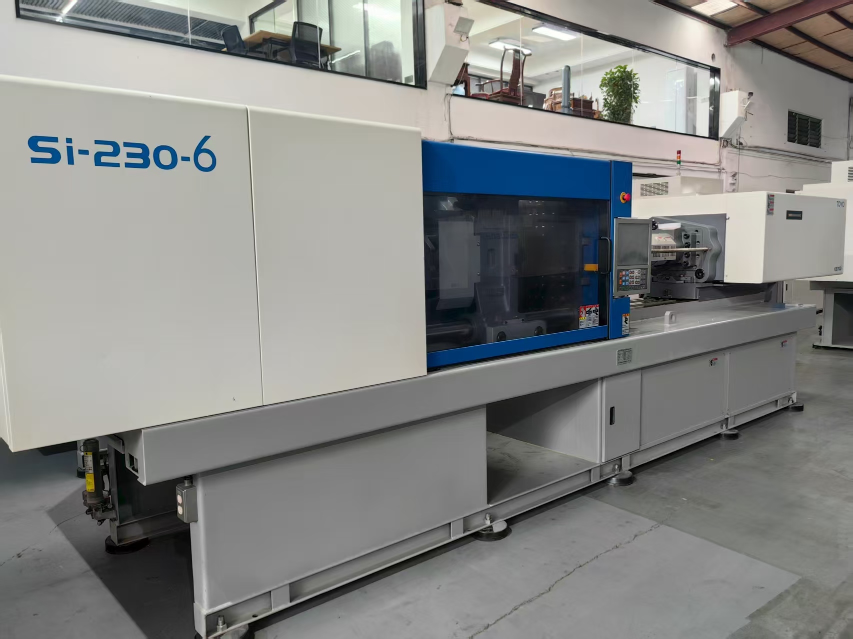 Toyo 230T used machine photo 5