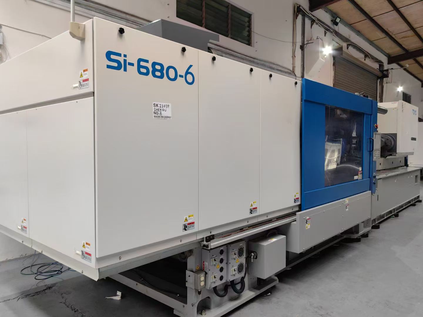 Used Toyo 680T Plastic Injection Molding Machine