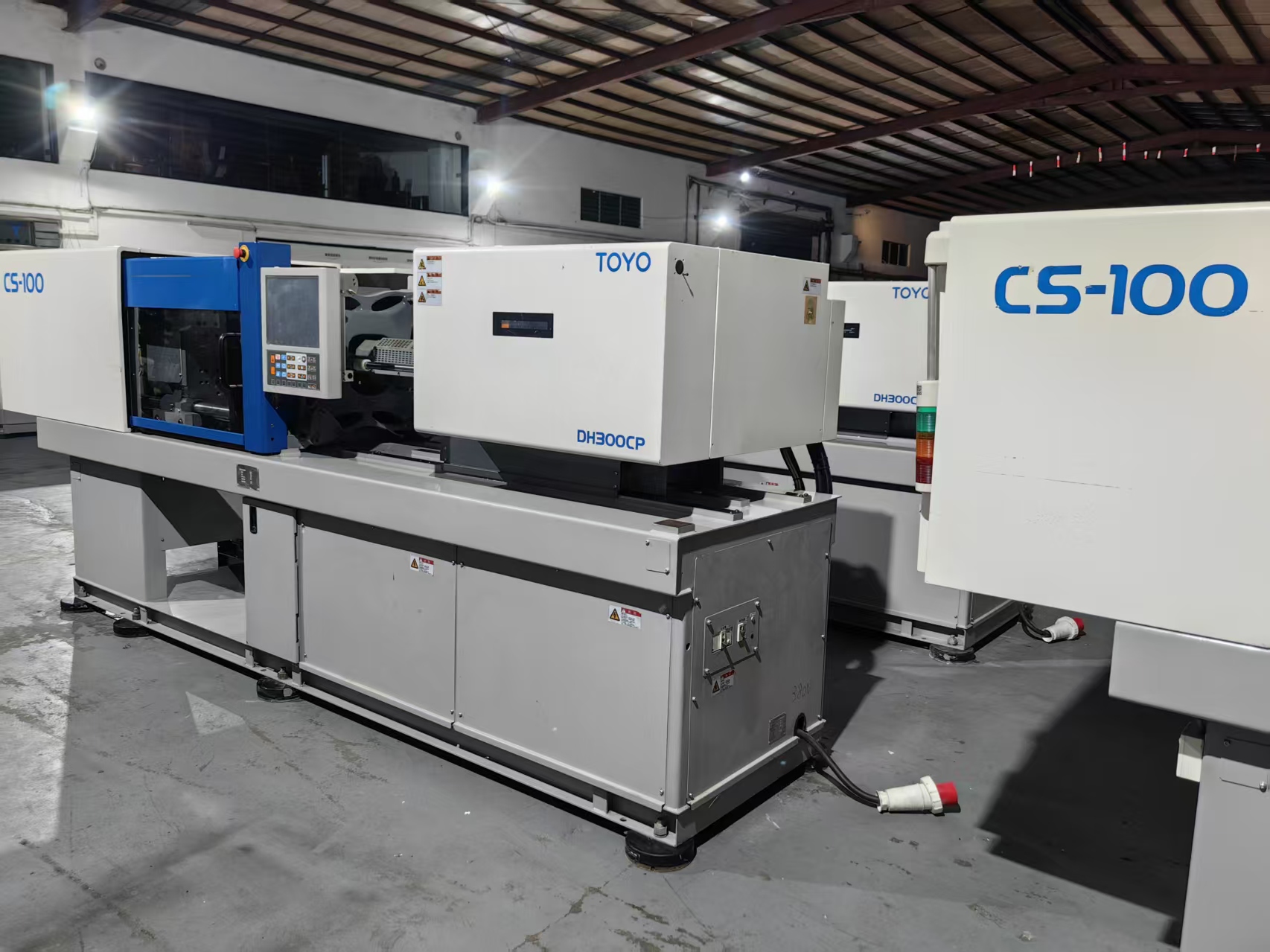 Toyo 100T used machine photo 3