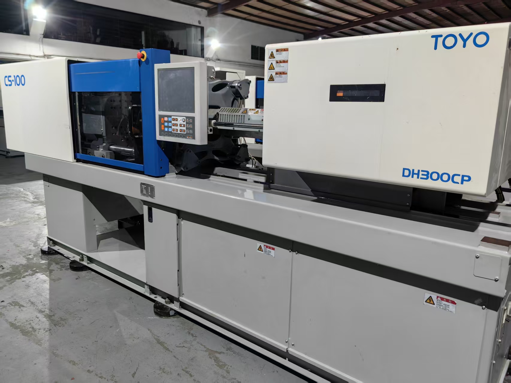 Toyo 100T used machine photo 4